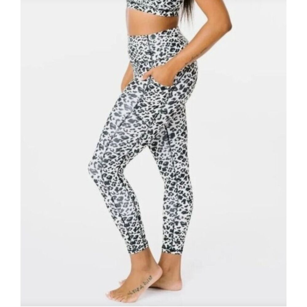 ZYIA ACTIVE WORKOUT LEGGINGS SIDE POCKETS ANIMAL PRINT 4 SMALL